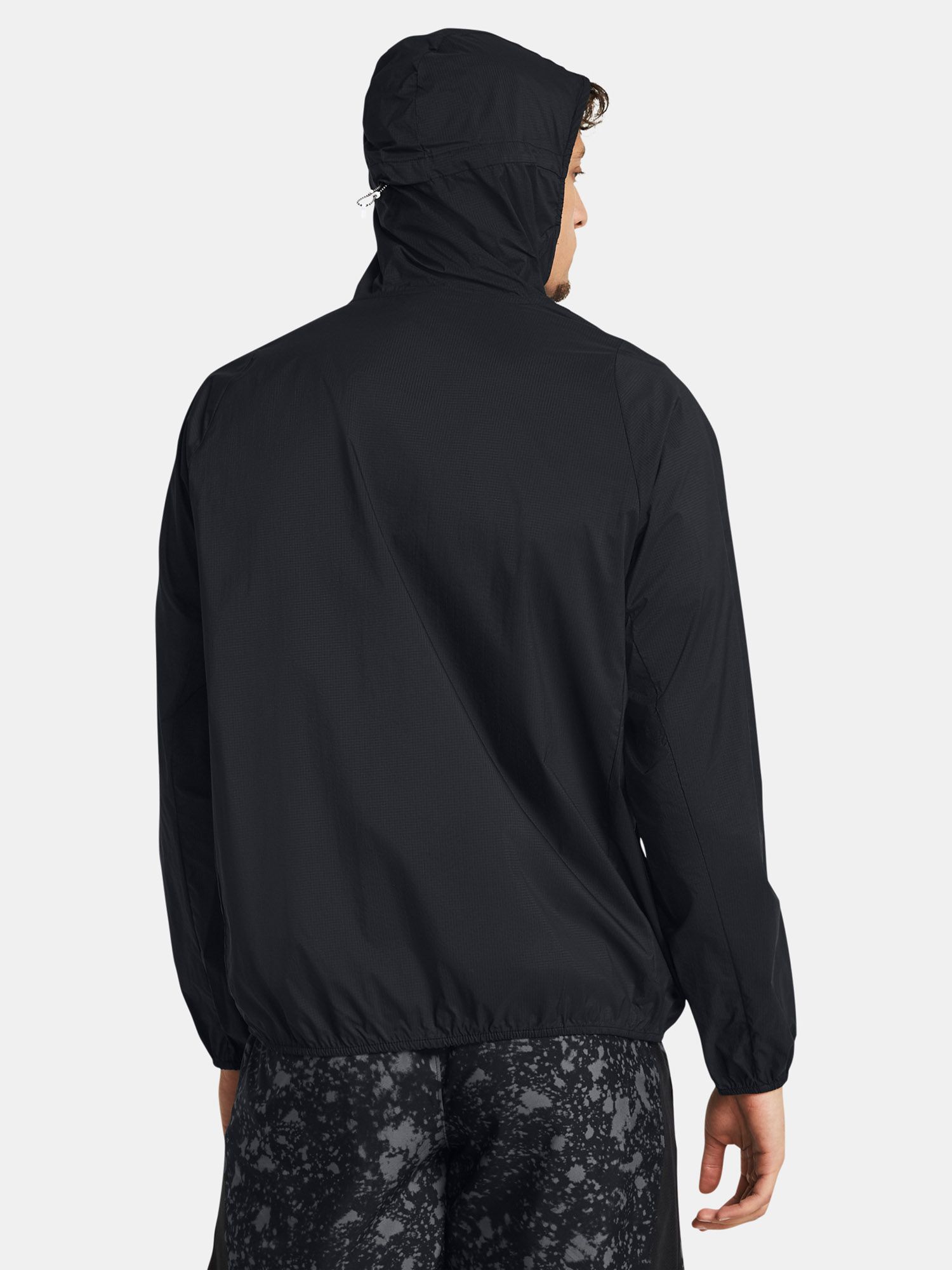 Under Armour Férfi Futódzseki LAUNCH LIGHTWEIGHT JKT