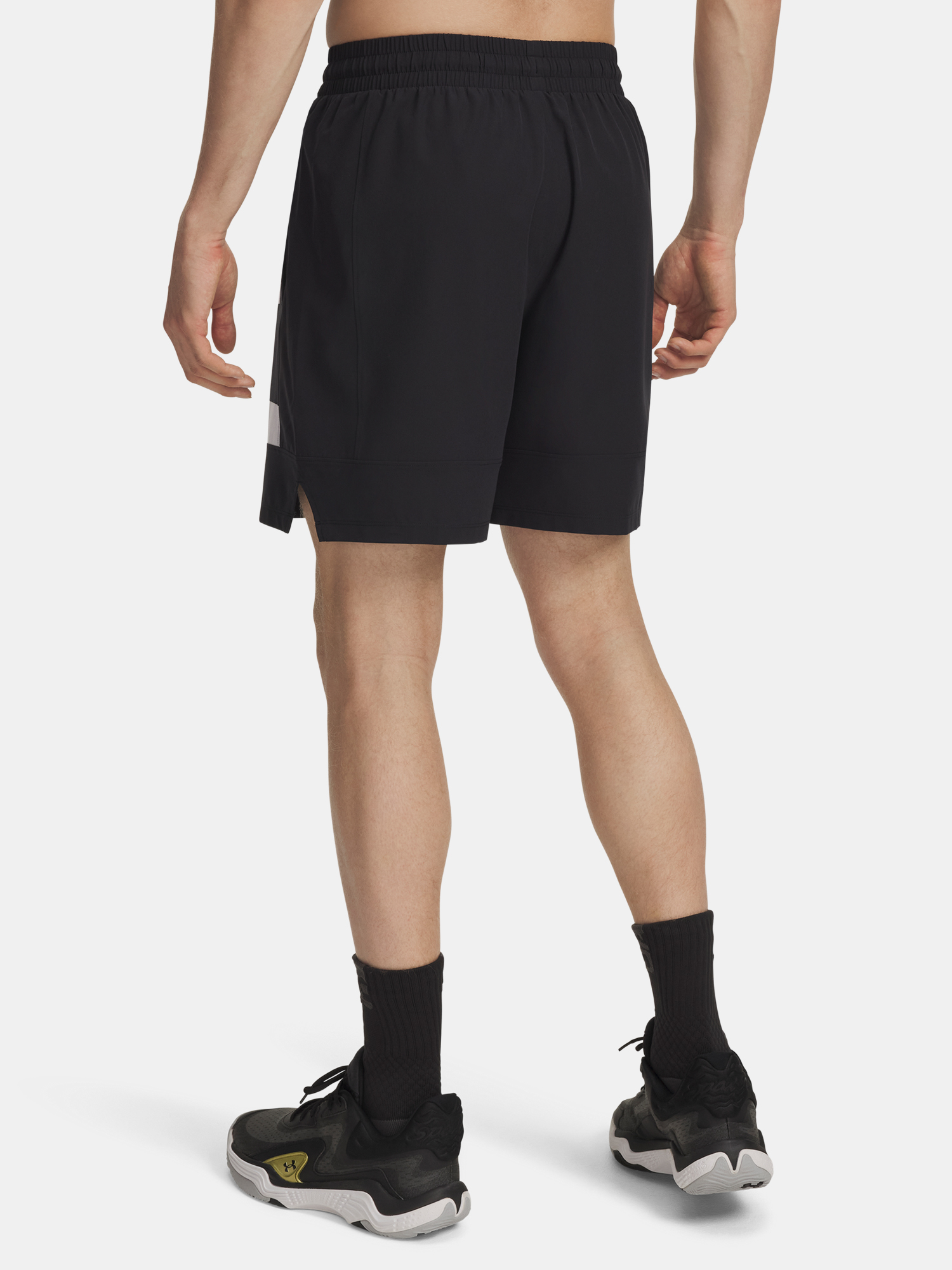 Under Armour Férfi Edző Rövidnadrág UA M Zone 7in Wvn Short Grphc