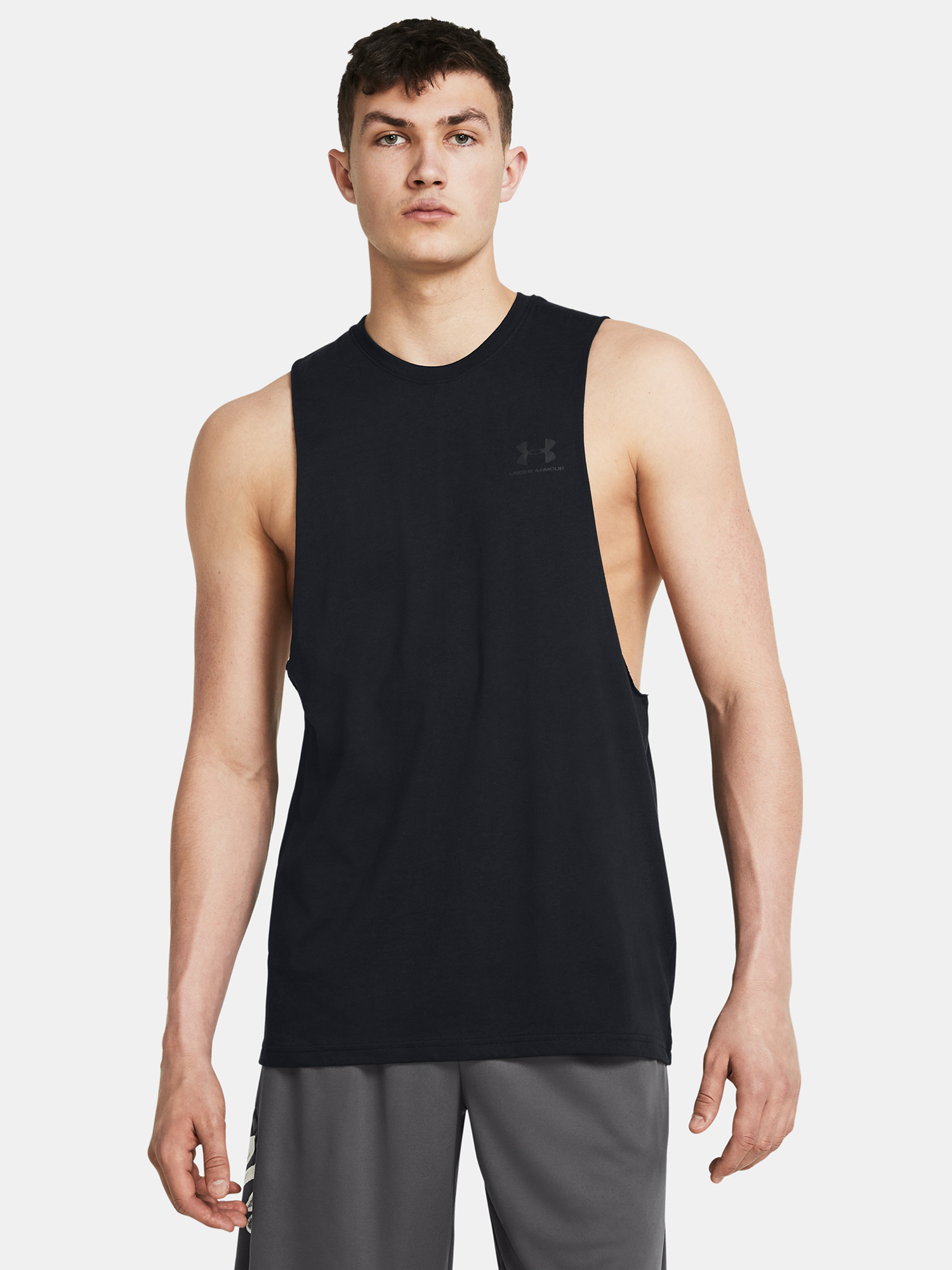 Under Armour Férfi Atléta UA LEFT CHEST CUT OFF TANK